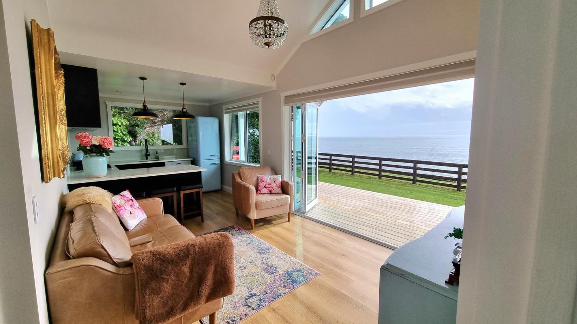 Red Rock Cottage, Beachfront Luxury Clarks Beach Buitenkant foto